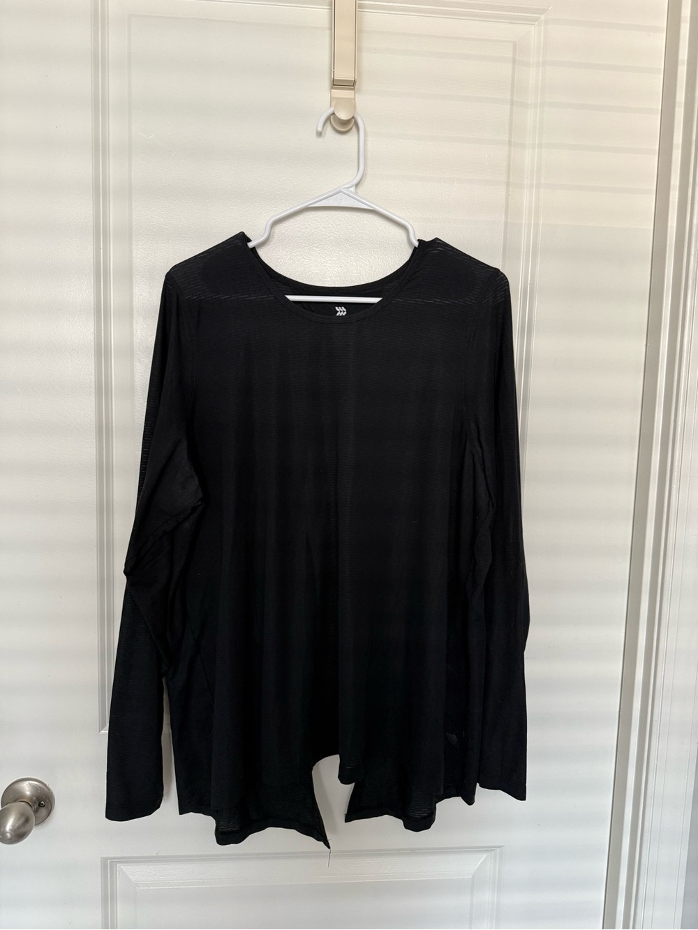 Backless athleisure athletic top